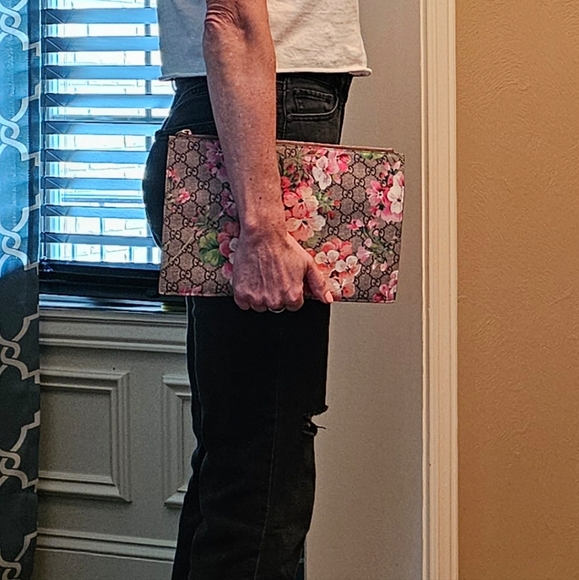Gucci Bloom Large Pouch (Authentic) - Picture 1 of 14